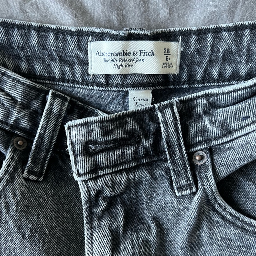 Abercrombie Curve Love 90’s Relaxed Jeans